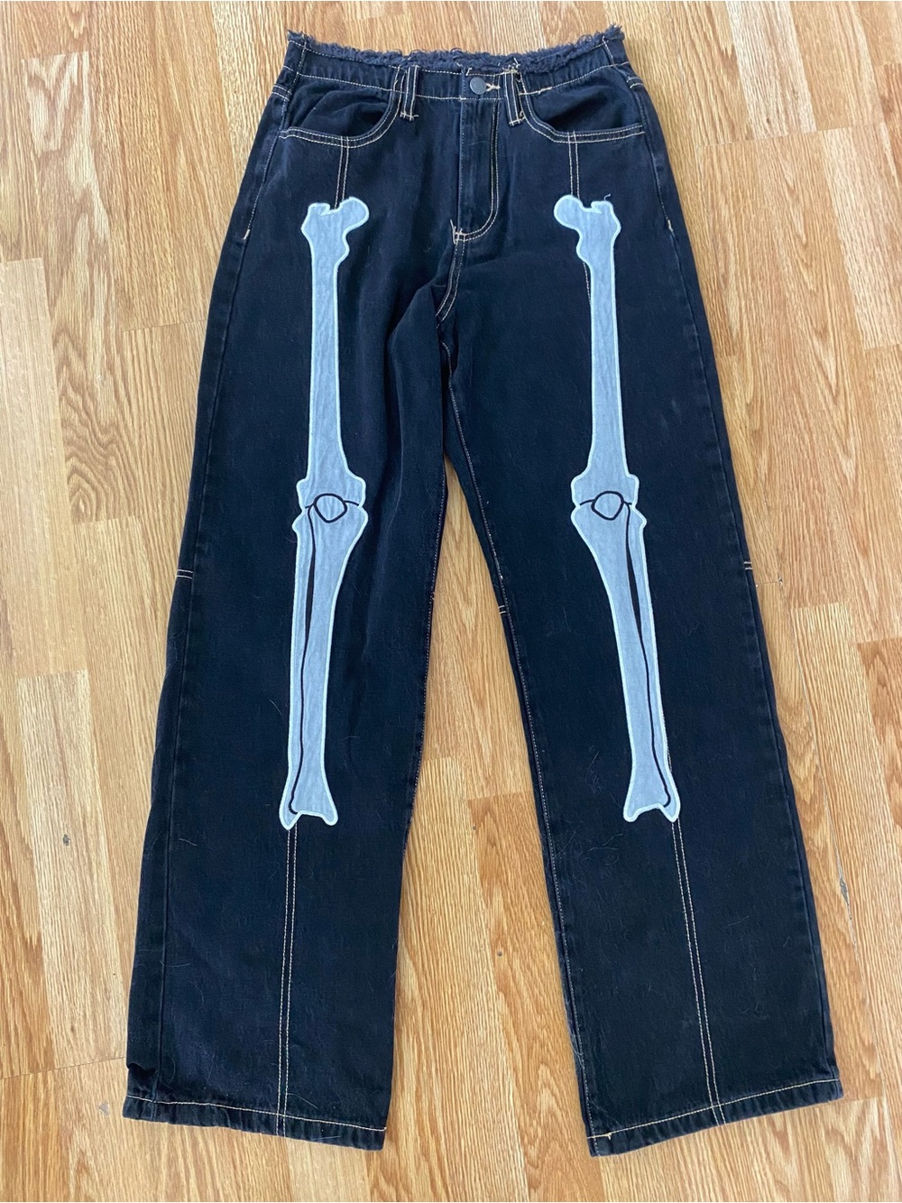 Forever 21 90s Fit Bone-Graphic  Jeans